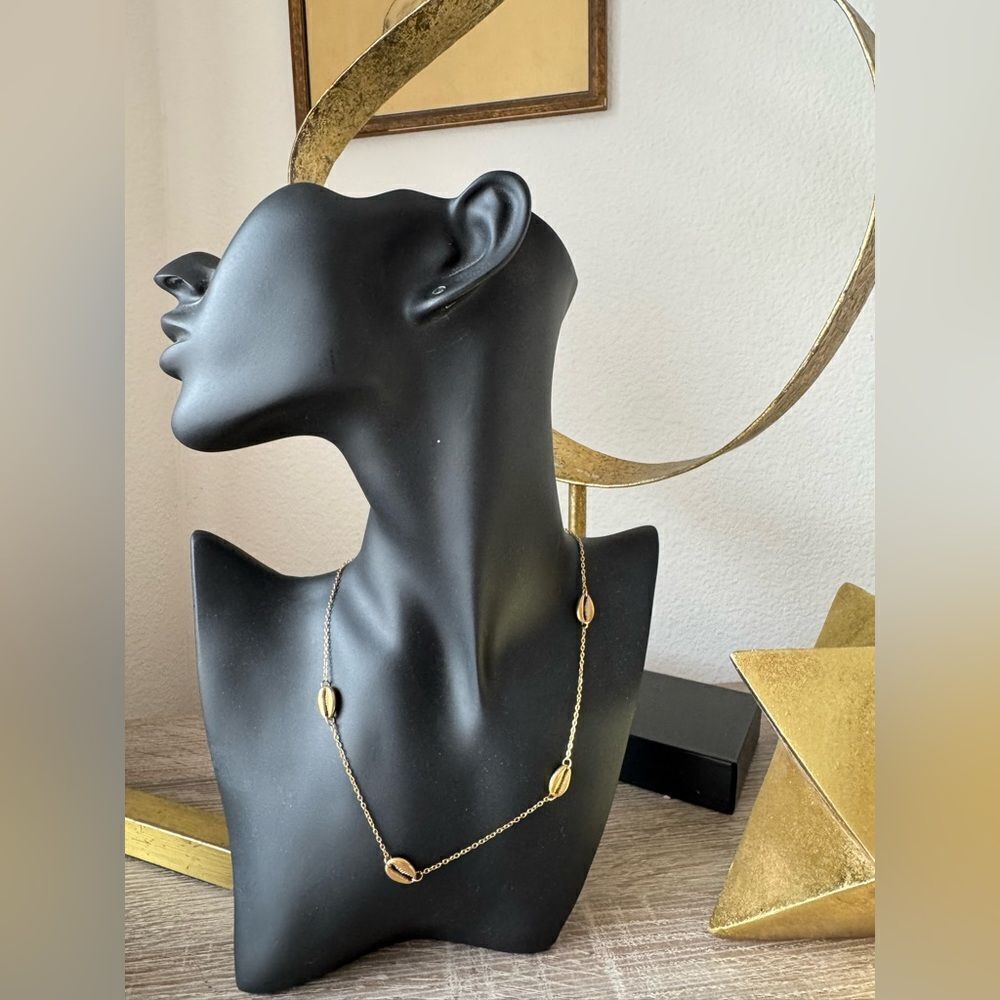 Gold Shell Necklace N932 - Picture 6 of 6
